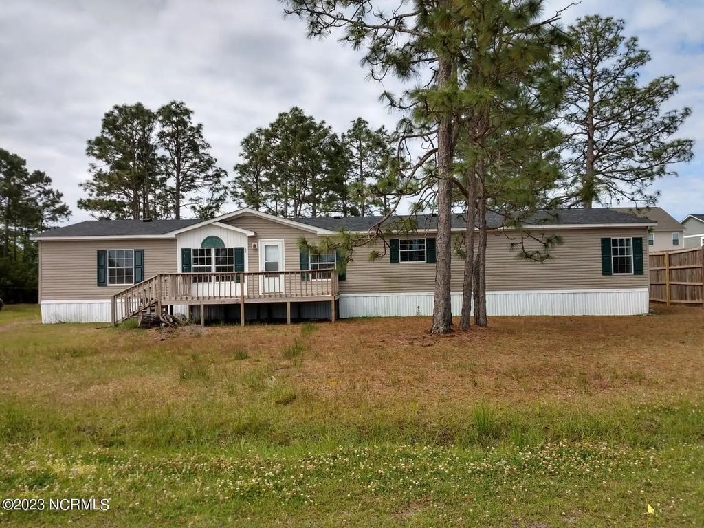 239 Castlebury Lane, Hubert