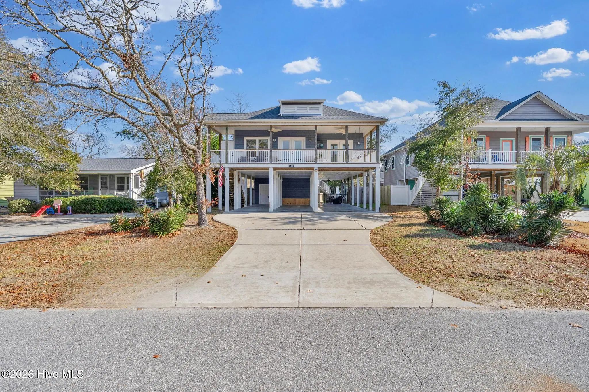 108 Ne 24th Street, Oak Island