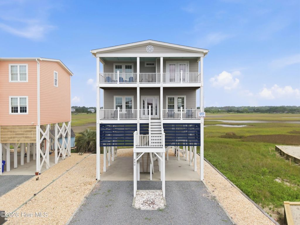 840 Ocean Boulevard W, Holden Beach