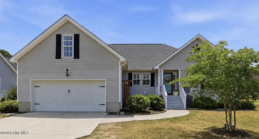 8504 Lakeview Drive, Wilmington