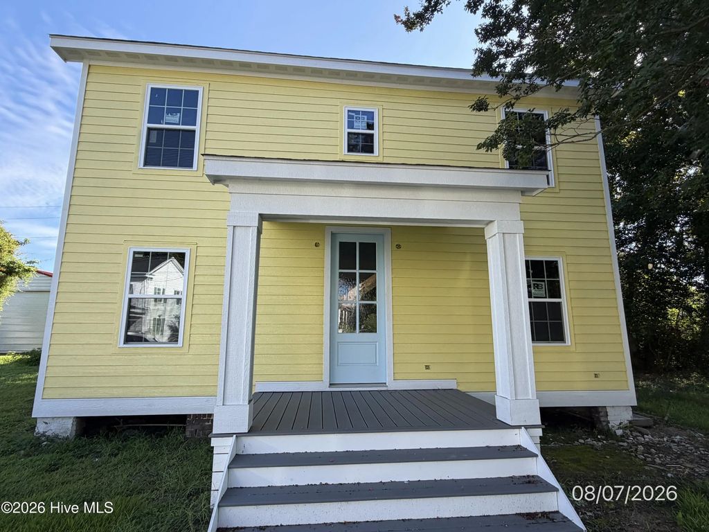 502 E Burgess Street, Elizabeth City