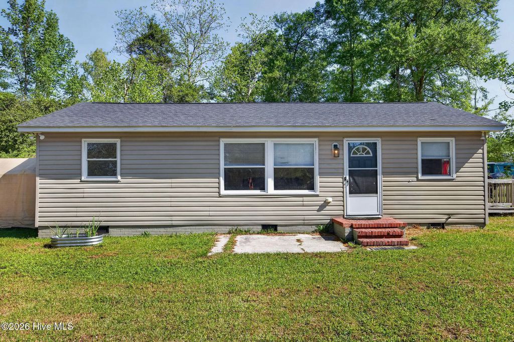 555 Cedar Street, Bolton