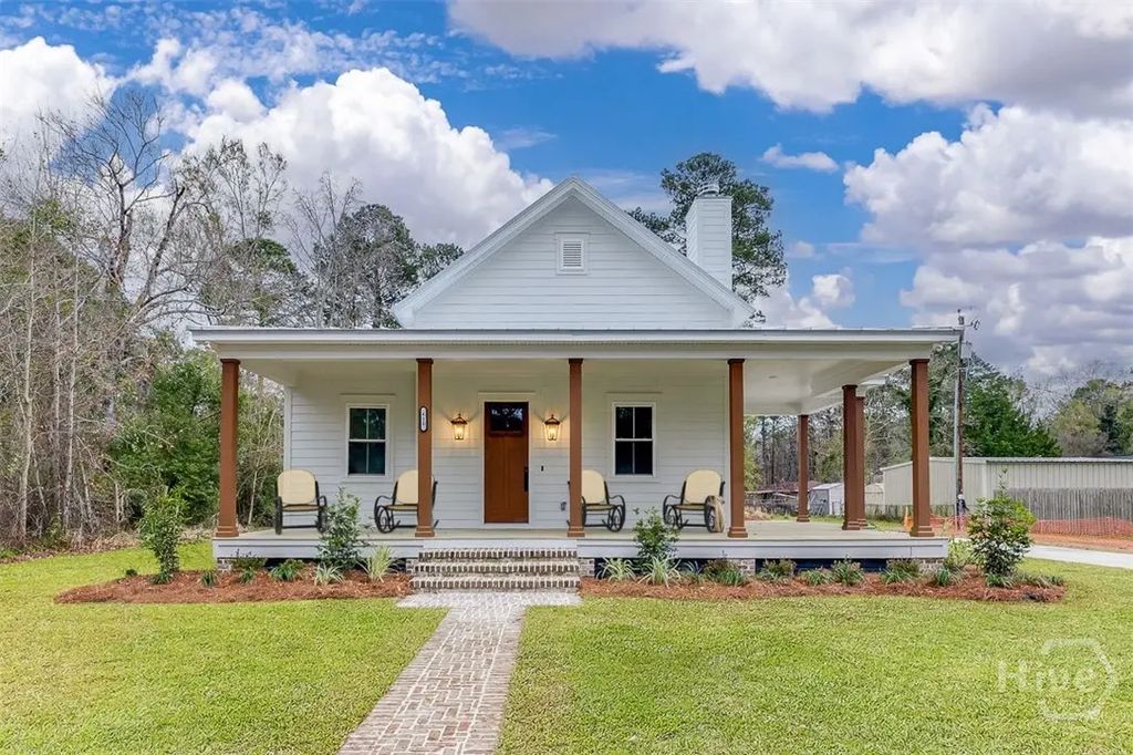 610 N Rogers Street, Pooler