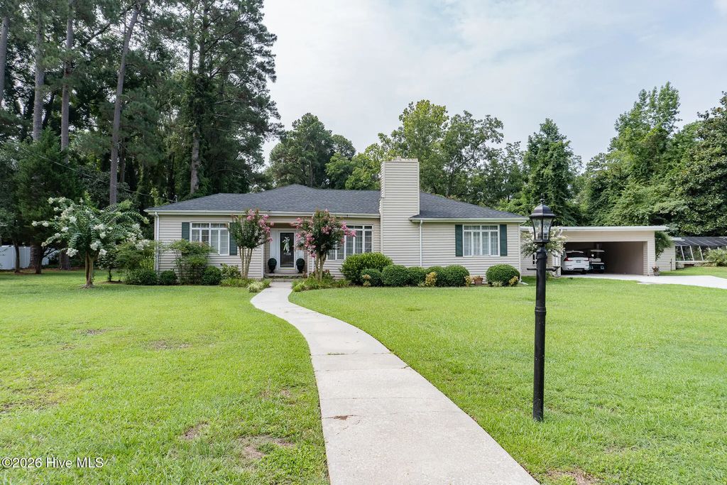 226 E College Street, Whiteville
