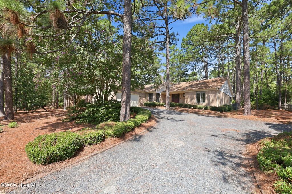 965 Monticello Drive, Pinehurst
