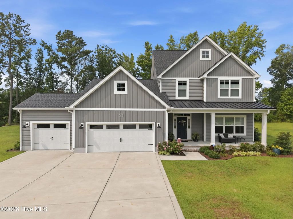 2200 Three Oaks Drive, Greenville