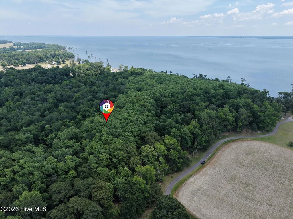 506 Batchelor Bay Drive, Windsor
