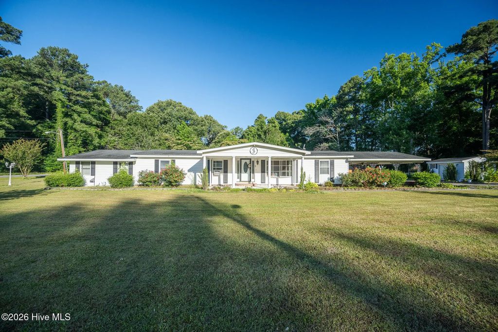 210 Hines Avenue, Elizabeth City