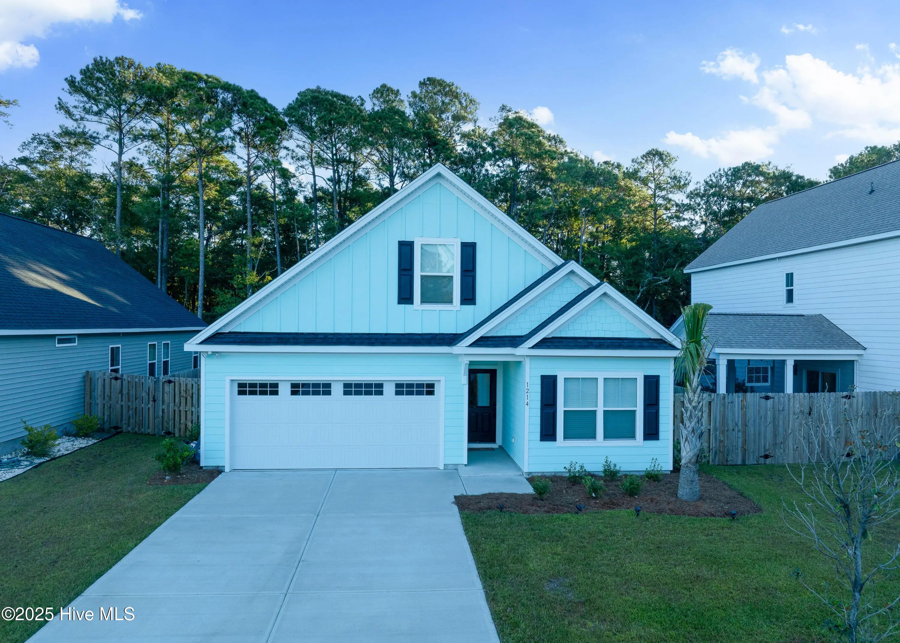 1214 N Caswell Avenue, Southport