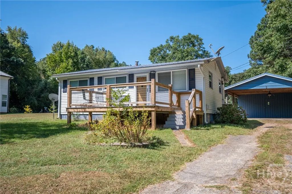 3596 Highway 106 S, Hull