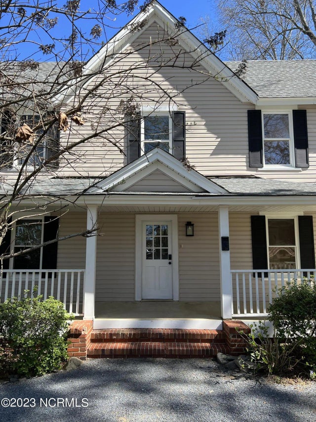 145 E Vermont Avenue A, Southern Pines