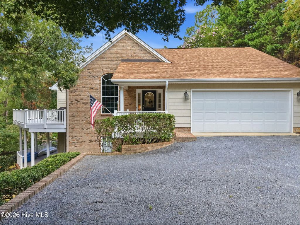 108 Clay Circle, West End