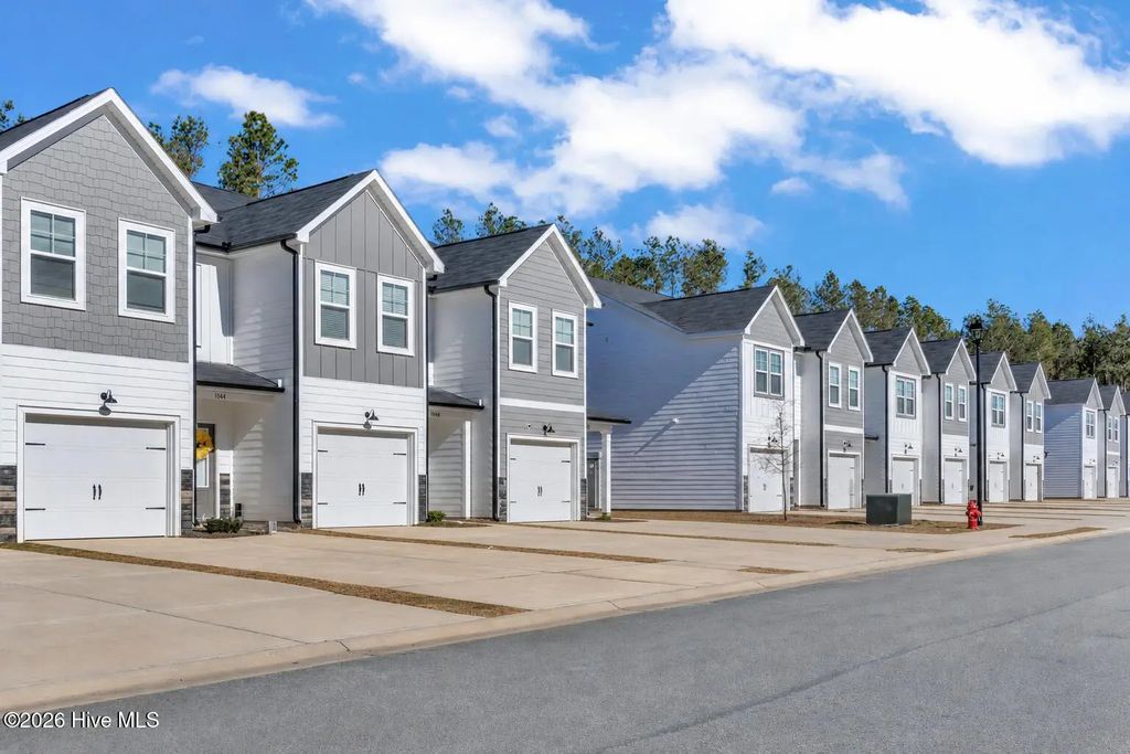 204 Linsmore Lane, Columbia