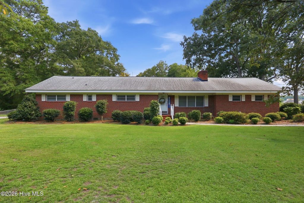 3295 Dickinson Avenue, Greenville