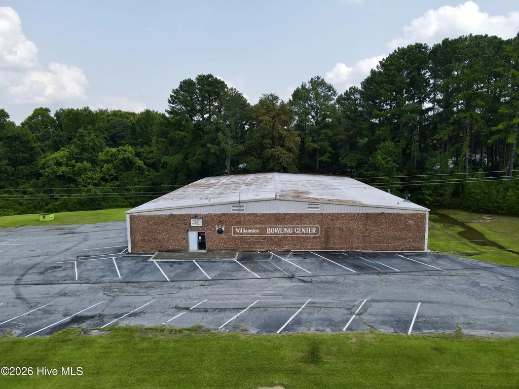 915 E Boulevard, Williamston