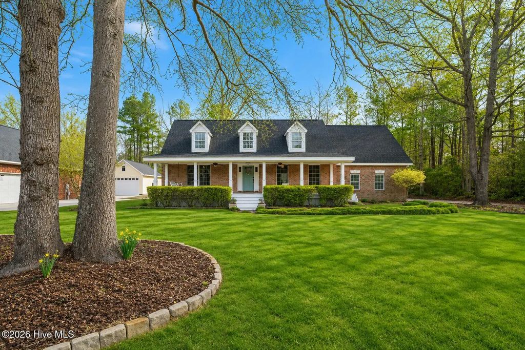 121 E Pointe Road, Rocky Point
