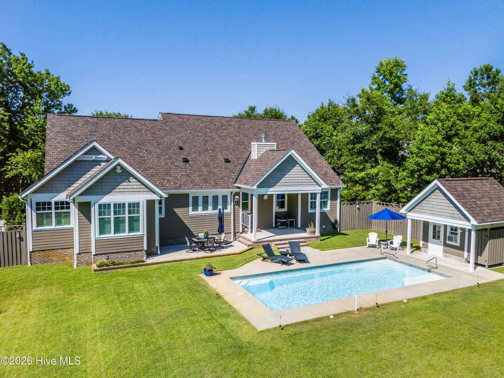 207 Ottaway Court, Hampstead