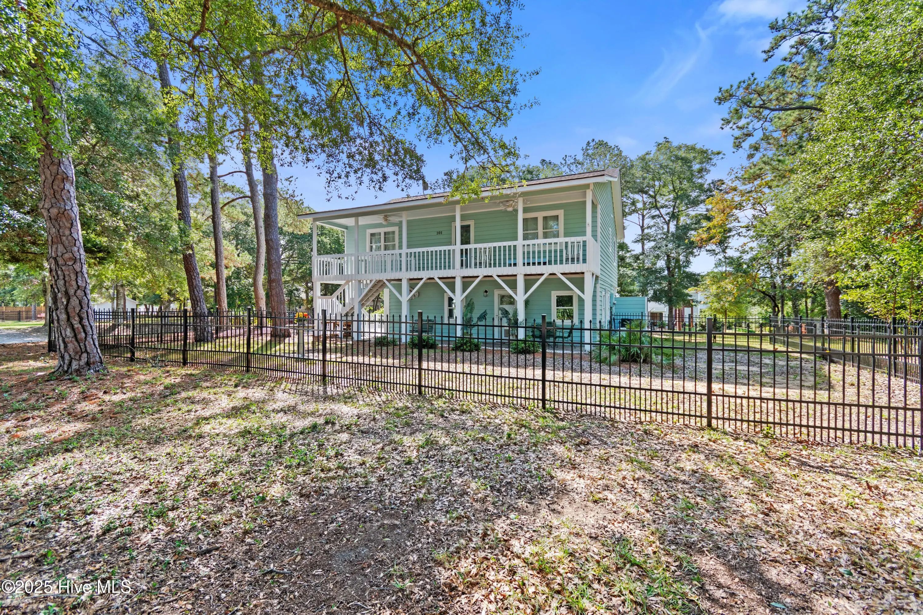 101 W Oak Island Drive, Oak Island