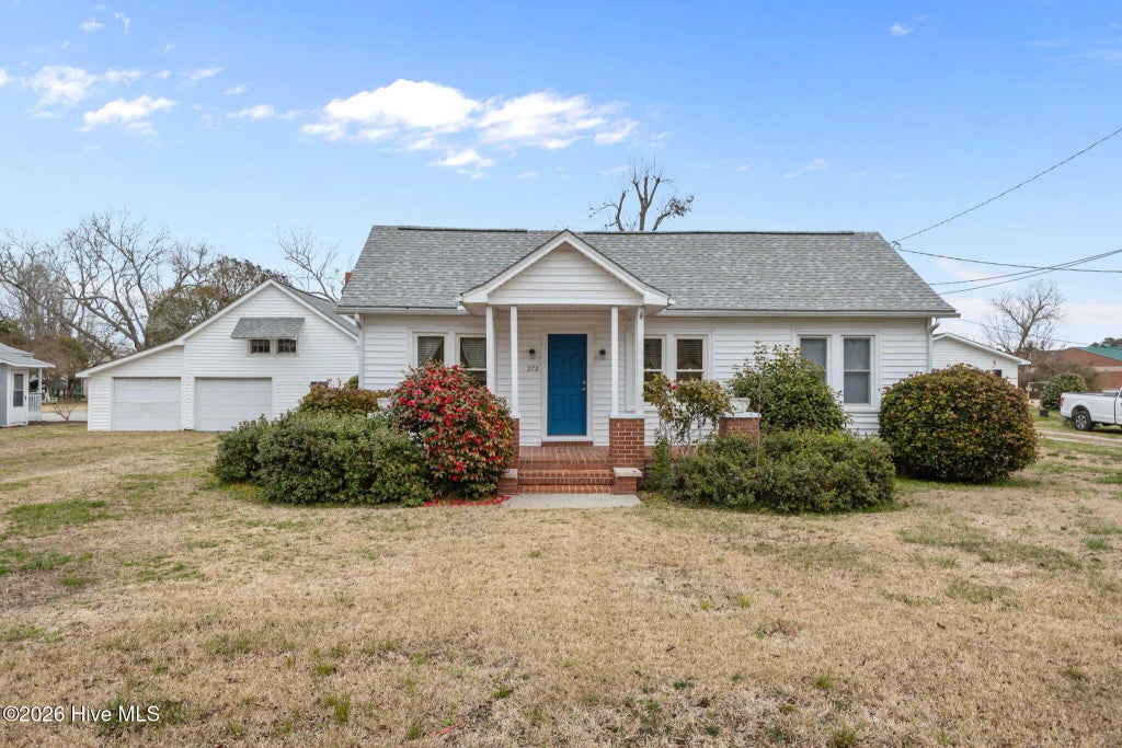 272 Highway 101, Beaufort