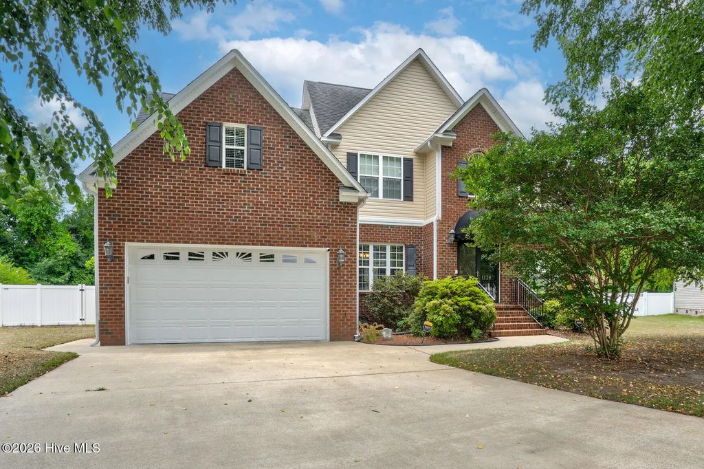 1328 Genoa Court, Greenville
