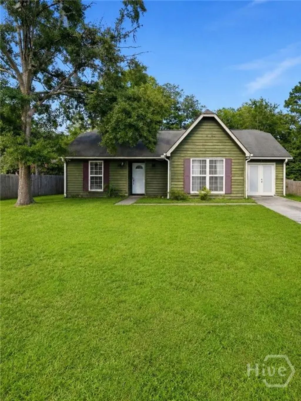 126 S Robinhood Drive, Savannah