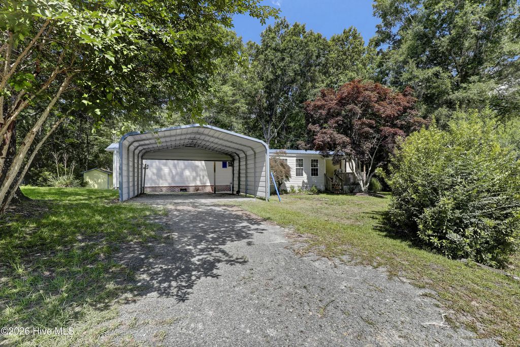 714 Cedar Avenue, Hampstead