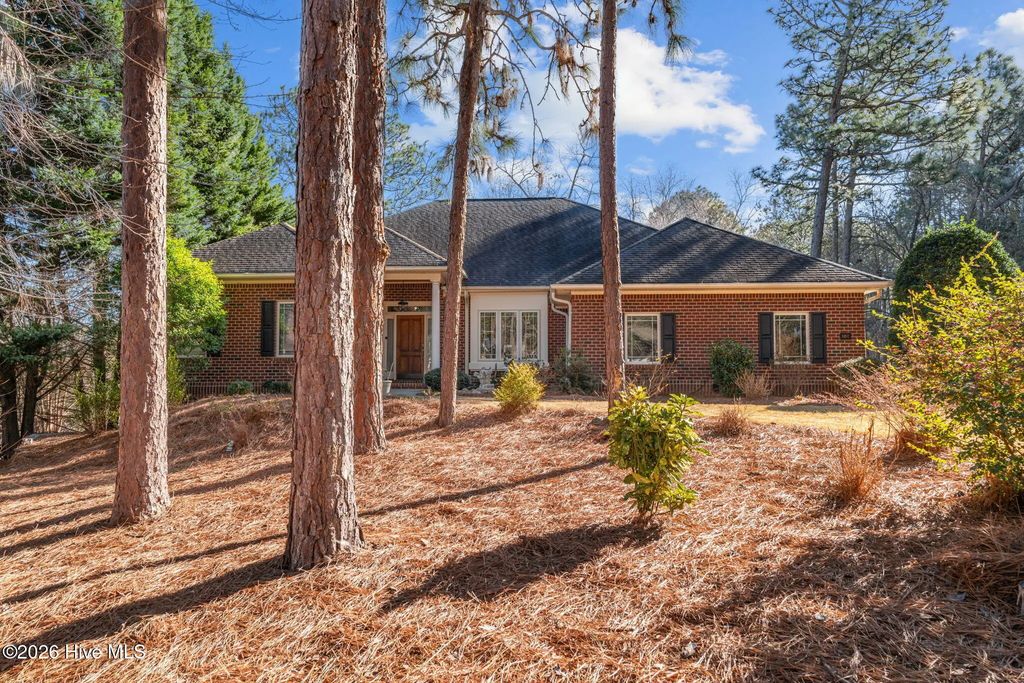 106 Clay Circle, West End