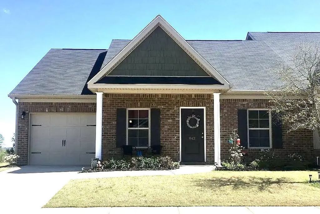 943 Erika Lane, Columbia