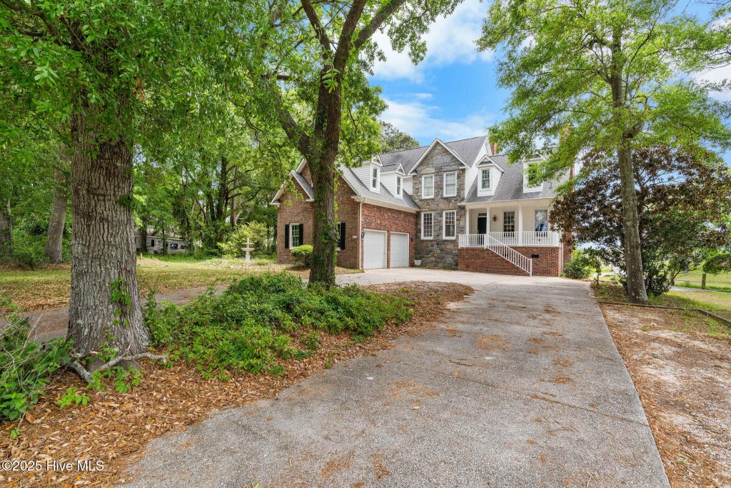 715 Shoreline Drive W, Sunset Beach