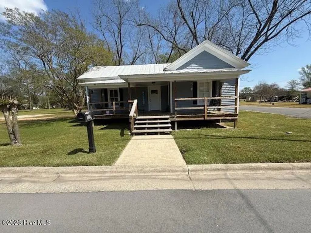321 S William Hooker Drive, Hookerton