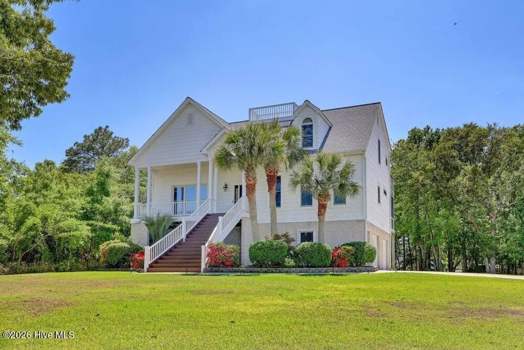 120 Middle Point Road, Hampstead
