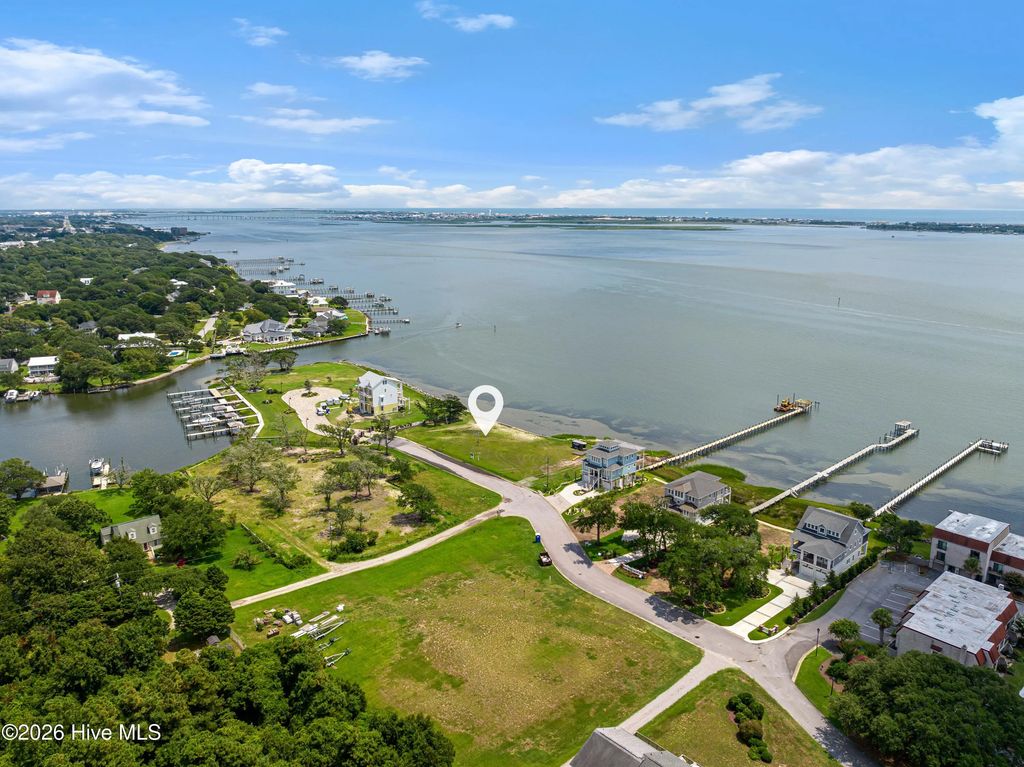4729 S Shore Drive, Morehead City