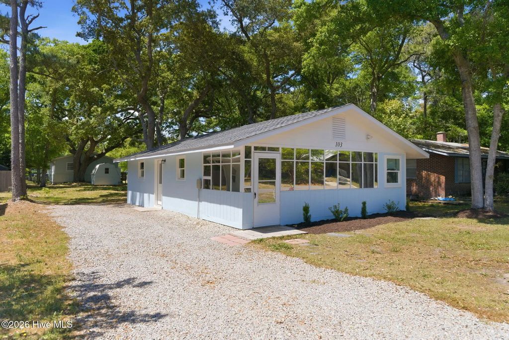103 Se 76th Street, Oak Island