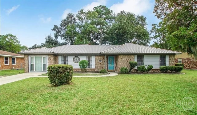 2511 Little John Court, 