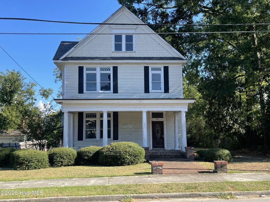 211 White Oak Street, Thomson