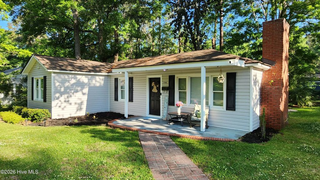 114 W Frink Street, Whiteville