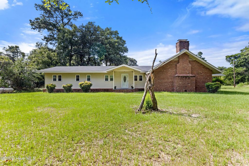 653 Seth Turner Road, Albertson