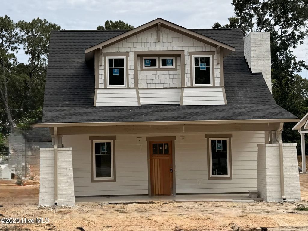 995 Holly Road, Lakeview