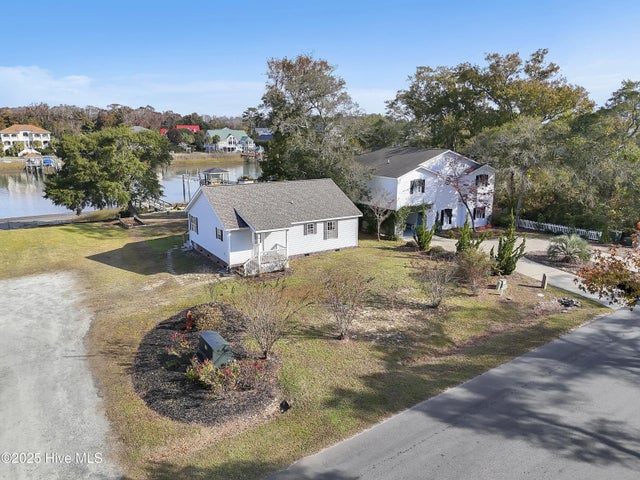 2502 E Yacht Drive, Oak Island