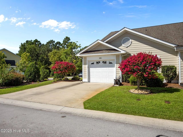 201 Diamond Cove, Newport