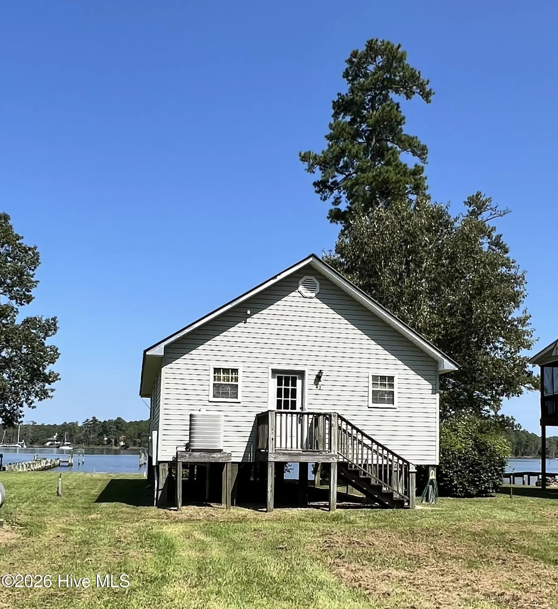 201 Barnes-foster Loop Road, Belhaven