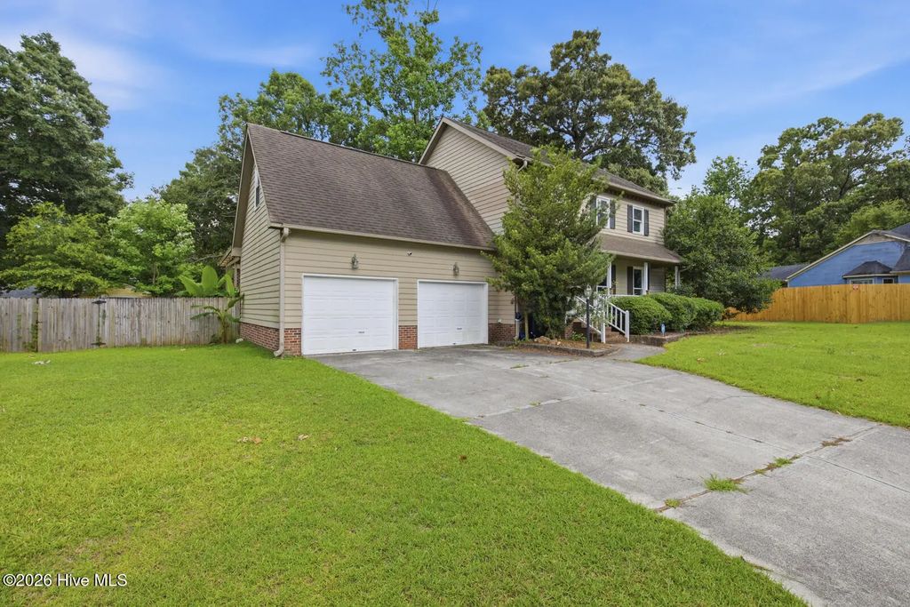 106 Broken Oak Court, Jacksonville