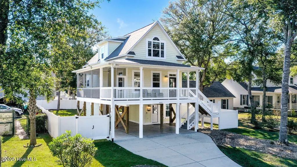 805 E Yacht Drive, Oak Island