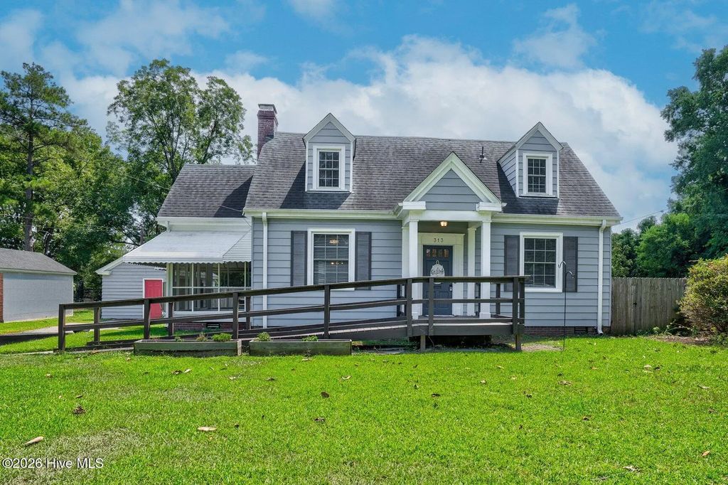 313 S Howard Circle, Tarboro