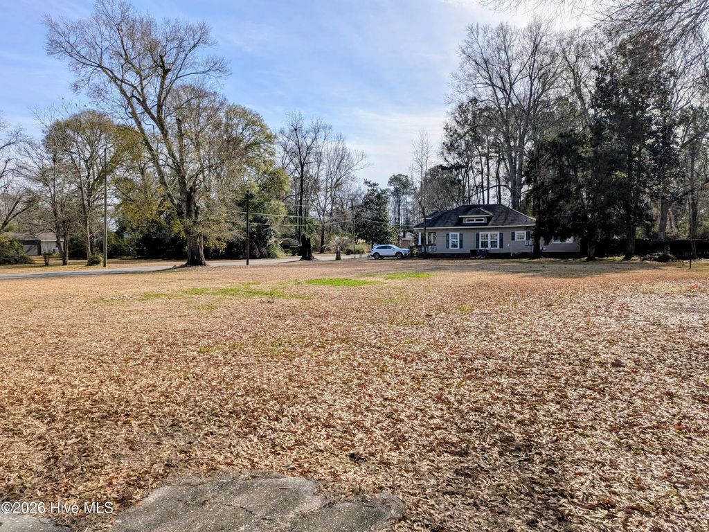 222 E Columbus Street, Whiteville