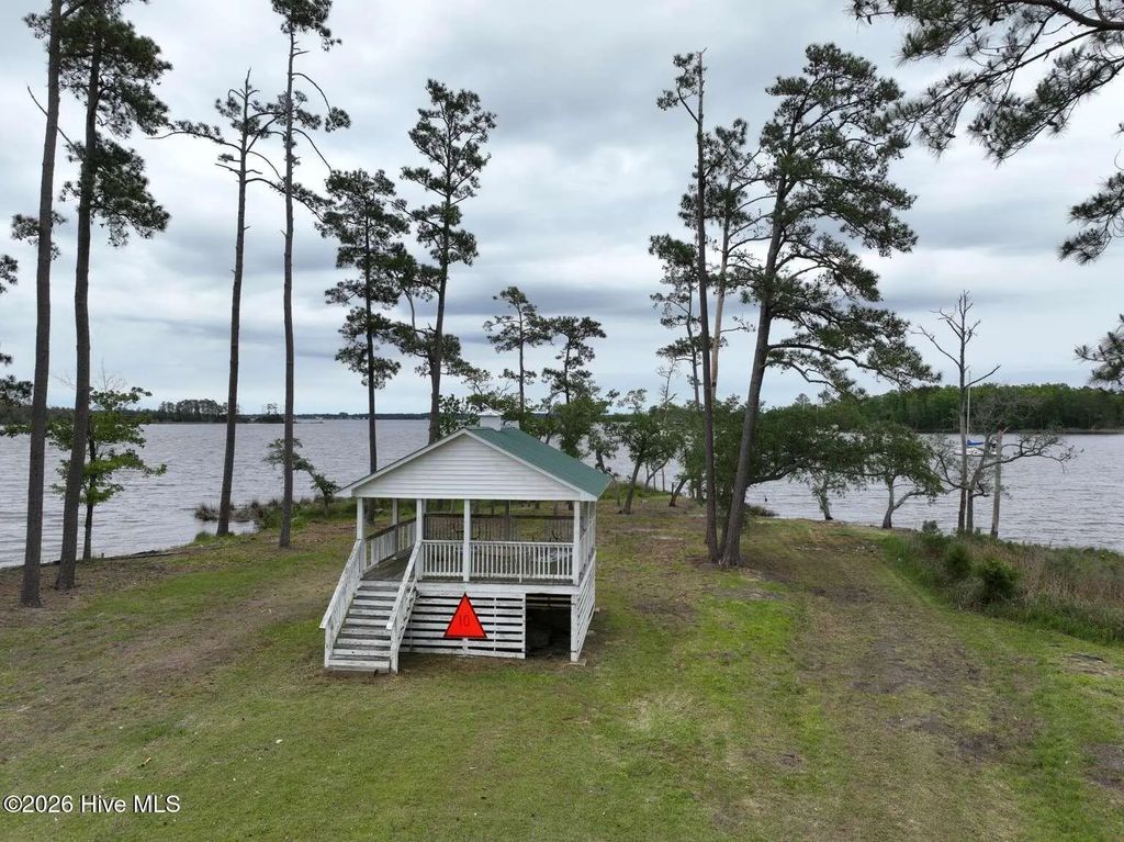754 Cutter Bay Way, Stonewall