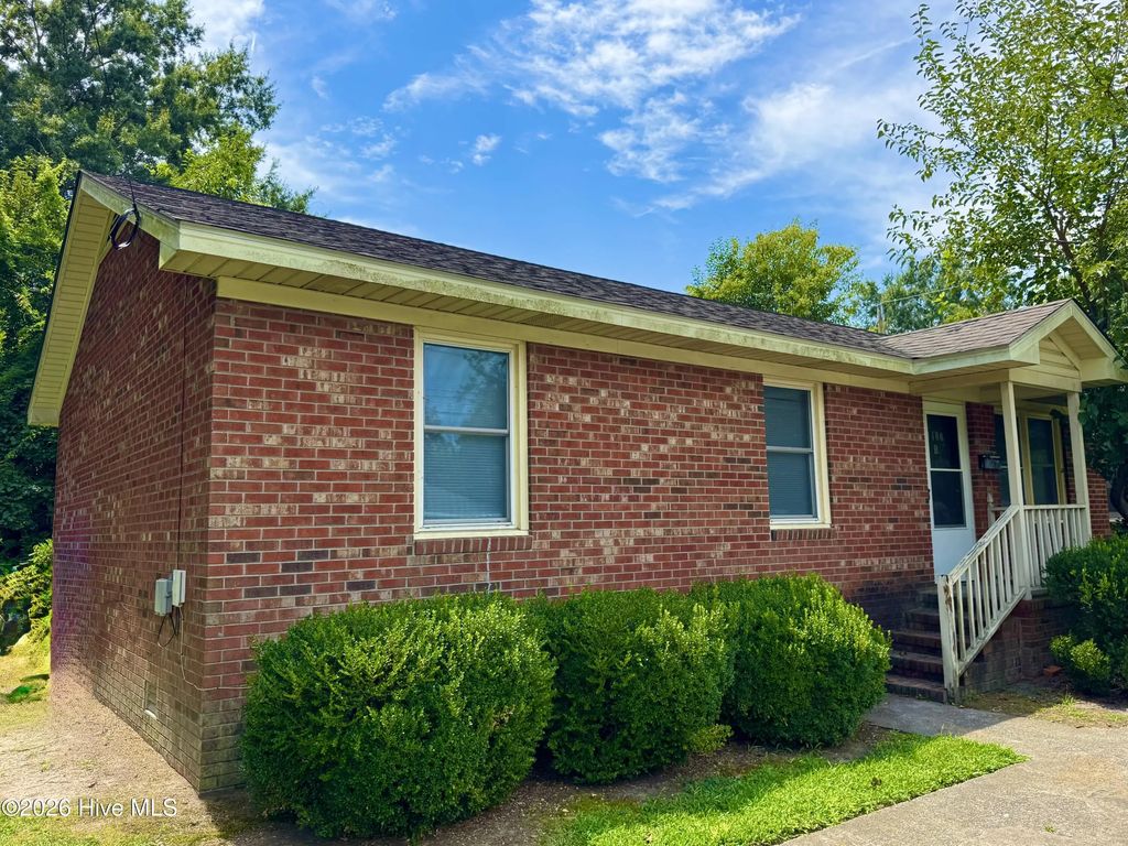 1400 E 1st Street B, Greenville