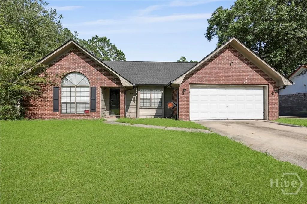 807 Hidden Hollow Circle, Hinesville
