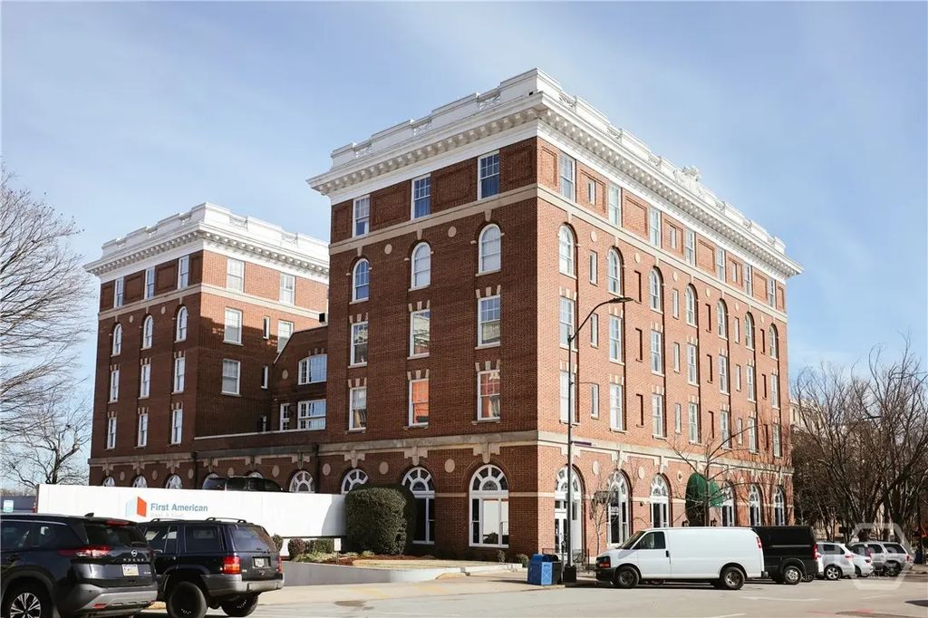 247 E Washington Street 302, Athens
