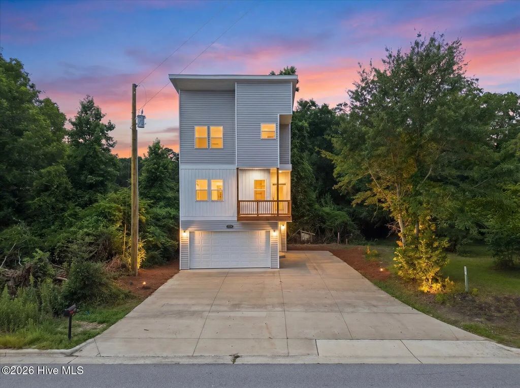 2326 Piney Green Road, Midway Park
